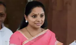 హోం క్వారంటైన్ లోకి ఎమ్మెల్సీ కవిత హోం క్వారంటైన్ లోకి ఎమ్మెల్సీ కవిత