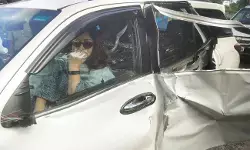 కుష్పూ కారుకు ప్రమాదం