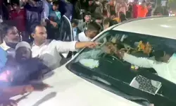 బండి సంజయ్ కారుపై దాడి