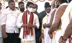 విజయవాడలో ఆలయాల పునర్ నిర్మాణానికి జగన్ భూమి పూజ విజయవాడలో ఆలయాల పునర్ నిర్మాణానికి జగన్ భూమి పూజ