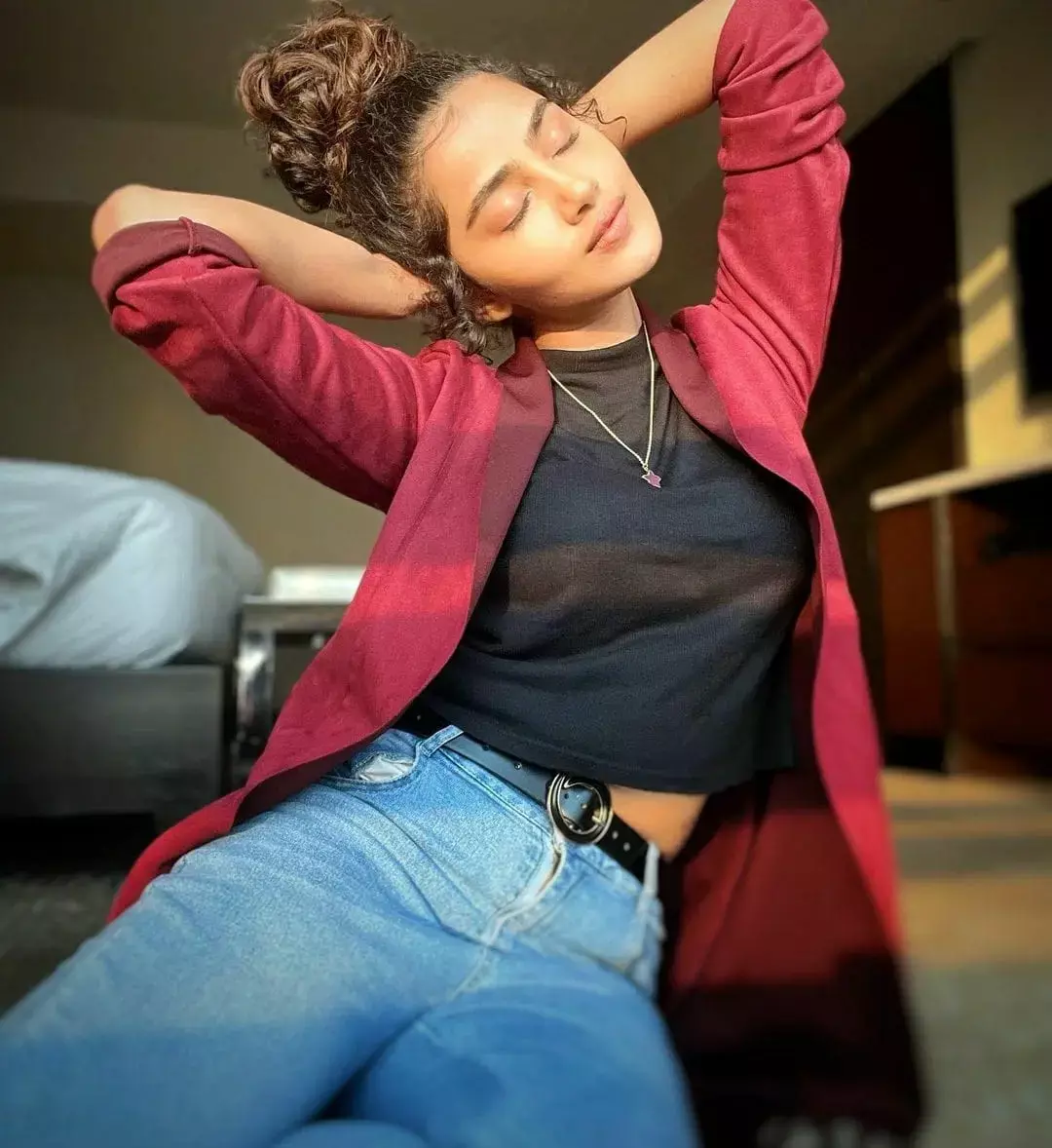 అనుపమ..వాలంటైన్ హ్యాంగోవర్ అనుపమ..వాలంటైన్ హ్యాంగోవర్