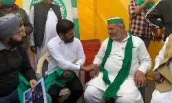 రాకేష్ టికాయిత్ తో రేవంత్ రెడ్డి భేటీ రాకేష్ టికాయిత్ తో రేవంత్ రెడ్డి భేటీ