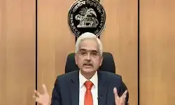 పెట్రో ధరల పెరుగుదలపై ఆర్ బీఐ కీలక వ్యాఖ్యలు పెట్రో ధరల పెరుగుదలపై ఆర్ బీఐ కీలక వ్యాఖ్యలు