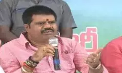 మేం నీళ్లు..విద్యుత్ ఇవ్వకుండా స్టీల్ ప్లాంట్ నడుపుతారా? మేం నీళ్లు..విద్యుత్ ఇవ్వకుండా స్టీల్ ప్లాంట్ నడుపుతారా?