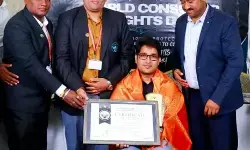 జర్నలిస్టు బాలకృష్ణకు ఆసరా అవార్డు జర్నలిస్టు బాలకృష్ణకు ఆసరా అవార్డు