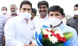 తిరుపతి వైసీపీ అభ్యర్ధిగా డాక్టర్ గురుమూర్తి