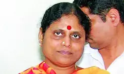 వైఎస్ వివేకా..కోడి కత్తి కేసులు తేల్చాల్సింది కేంద్ర సంస్థలే వైఎస్ వివేకా..కోడి కత్తి కేసులు తేల్చాల్సింది కేంద్ర సంస్థలే