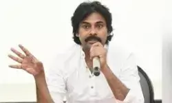 లక్షల కుటుంబాలను కరోనా ముప్పులోకి నెడతారా? లక్షల కుటుంబాలను కరోనా ముప్పులోకి నెడతారా?