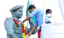 కల్నల్ సంతోష్ బాబు విగ్రహం ఆవిష్కరణ కల్నల్ సంతోష్ బాబు విగ్రహం ఆవిష్కరణ