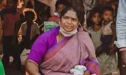 రేవంత్ కోసం..సీతక్క మొక్కు రేవంత్ కోసం..సీతక్క మొక్కు