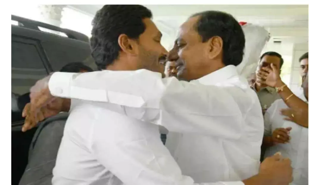 నాడు కౌగిలింతలు...నేడు కుతకుతలు నాడు కౌగిలింతలు...నేడు కుతకుతలు