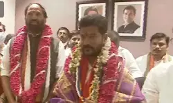 పీసీసీ ప్రెసిడెంట్ గా బాధ్యతలు చేపట్టిన రేవంత్ పీసీసీ ప్రెసిడెంట్ గా బాధ్యతలు చేపట్టిన రేవంత్