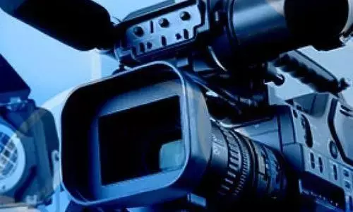 మూడు వంద‌ల అర‌వైదు గ‌జాలు...ముగ్గురు రిపోర్ట‌ర్లు