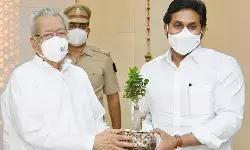 గ‌వ‌ర్న‌ర్ తో సీఎం జ‌గ‌న్ భేటీ