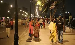 ట్యాంక్ బండ్ పై సందడే సందడి ట్యాంక్ బండ్ పై సందడే సందడి