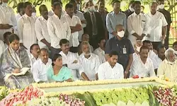 పార్టీ పెట్టాక తొలిసారి జ‌గ‌న్..ష‌ర్మిల ఒకే చోట‌