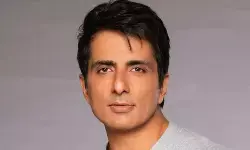 సోనూసూద్ కార్యాలయాలపై ఐటి దాడులు సోనూసూద్ కార్యాలయాలపై ఐటి దాడులు