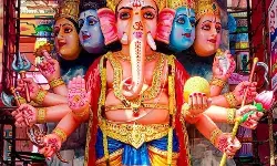 ఖైరతాబాద్ వినాయకుడి దగ్గరకు పోటెత్తిన భక్తులు ఖైరతాబాద్ వినాయకుడి దగ్గరకు పోటెత్తిన భక్తులు