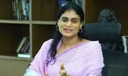 ఏడాది పాటు వై ఎస్ షర్మిల పాదయాత్ర ఏడాది పాటు వై ఎస్ షర్మిల పాదయాత్ర