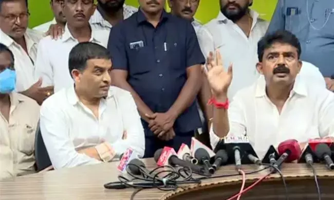 నిర్మాతలు పవన్ వ్యాఖ్యలతో సంబంధం లేదన్నారు నిర్మాతలు పవన్ వ్యాఖ్యలతో సంబంధం లేదన్నారు