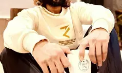 వన్ లాస్ట్ కాఫీ అంటున్న  రౌడీ