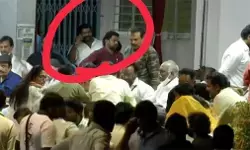 మా ఎన్నికల్లోకి వైసీపీ నేత ఎలా వచ్చాడు? మా ఎన్నికల్లోకి వైసీపీ నేత ఎలా వచ్చాడు?