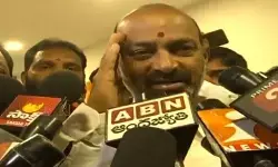 డబ్బులతో ఓట్లు కొనలేరని హుజూరాబాద్ ఓటర్లు చెప్పారు డబ్బులతో ఓట్లు కొనలేరని హుజూరాబాద్ ఓటర్లు చెప్పారు