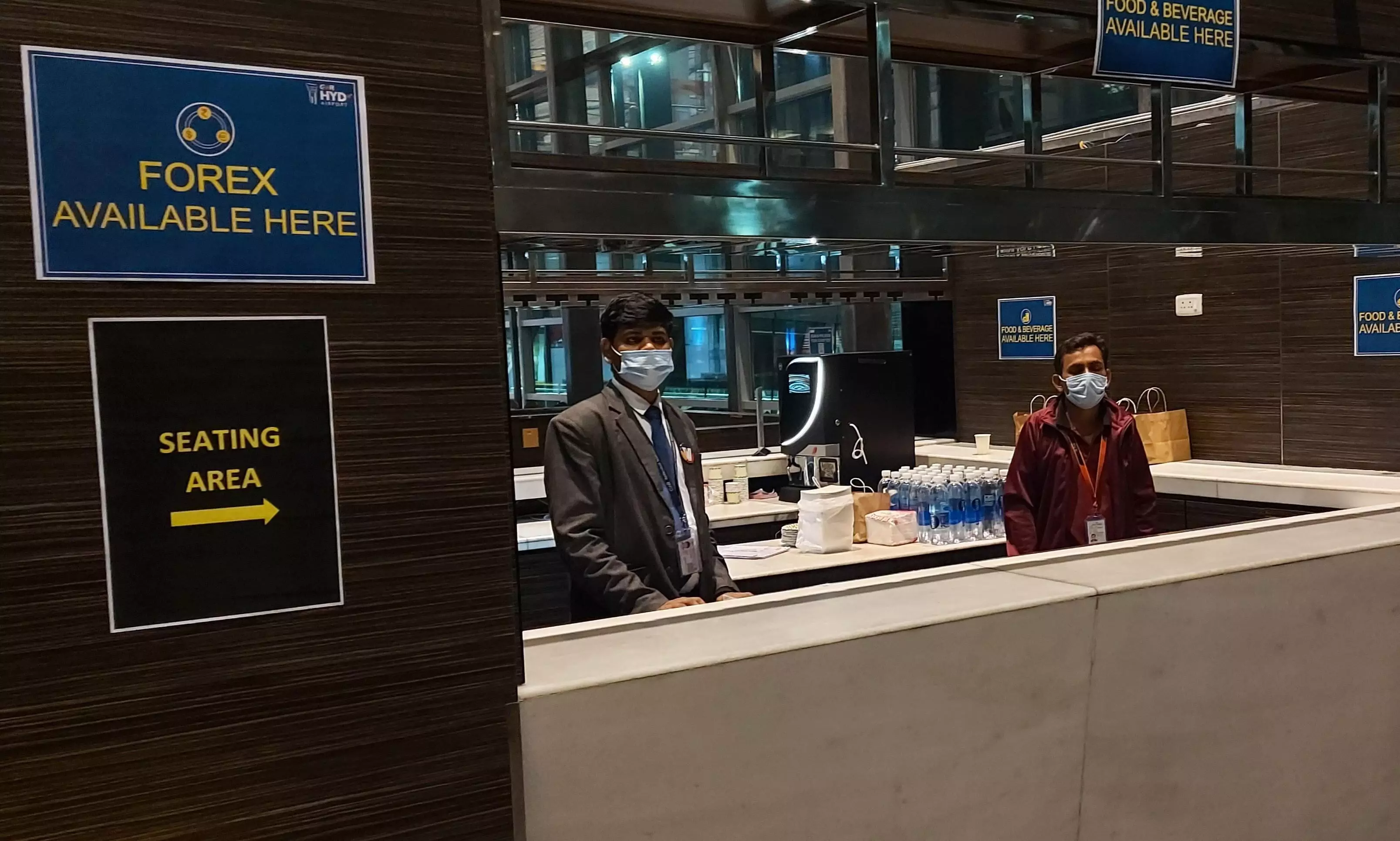 ఒమిక్రాన్ ప‌రీక్షల కోసం శంషాబాద్  విమానాశ్ర‌యంలో ప్ర‌త్యేక ఏర్పాట్లు