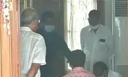 మాజీ ఐఏఎస్ ల‌క్ష్మీనారాయ‌ణ ఇంట్లో ఏపీ సీఐడీ సోదాలు