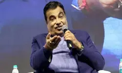 గడ్కరీకి క్రెడిట్ కార్డు నిరాకరించిన ఐసీఐసిఐ బ్యాంక్ గడ్కరీకి క్రెడిట్ కార్డు నిరాకరించిన ఐసీఐసిఐ బ్యాంక్