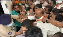 కరీంనగర్ జైలుకు బండి సంజయ్ కరీంనగర్ జైలుకు బండి సంజయ్