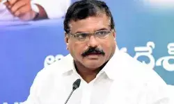 కొత్త జీవోల ప్రకారమే వేతనాలు కొత్త జీవోల ప్రకారమే వేతనాలు