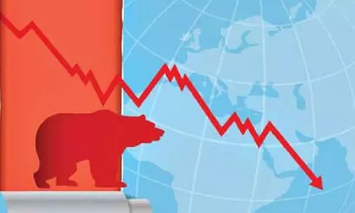 కుప్పకూలిన మార్కెట్లు కుప్పకూలిన మార్కెట్లు