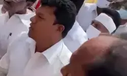 పోలీసులపై మంత్రి సీదిరి వివాదస్పద వ్యాఖ్యలు పోలీసులపై మంత్రి సీదిరి వివాదస్పద వ్యాఖ్యలు