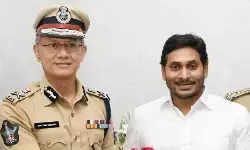 నిన్న ప్రవీణ్ ప్రకాష్..నేడు గౌతం సవాంగ్ నిన్న ప్రవీణ్ ప్రకాష్..నేడు గౌతం సవాంగ్