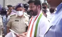 ఎప్ఐఆర్ సెక్షన్లు కరెక్ట్ కాదు..రేవంత్ రెడ్డి నిరసన ఎప్ఐఆర్ సెక్షన్లు కరెక్ట్ కాదు..రేవంత్ రెడ్డి నిరసన