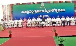 ఏపీ మంత్రుల ప్రమాణ స్వీకారం : ఫస్ట్ అంబటి..చివరిలో విడదల రజనీ ఏపీ మంత్రుల ప్రమాణ స్వీకారం : ఫస్ట్ అంబటి..చివరిలో విడదల రజనీ