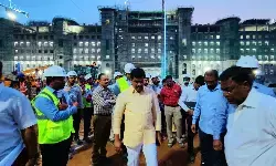 మంత్రి సచివాలయ పనుల పరిశీలనకు కూడా సీఎం ఆదేశాలా?! మంత్రి సచివాలయ పనుల పరిశీలనకు కూడా సీఎం ఆదేశాలా?!