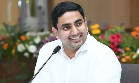 నర్సీపట్నం పులికి భయపడ్డ పులివెందుల పిల్లి నర్సీపట్నం పులికి భయపడ్డ పులివెందుల పిల్లి