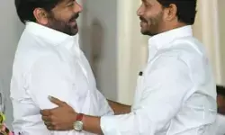 మోడీ..జగన్ ల చిరు ప్రేమకు కారణమేంటో?! మోడీ..జగన్ ల చిరు ప్రేమకు కారణమేంటో?!