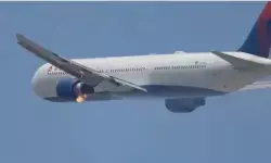 Delta Flight Engine Catches Fire Mid-Air, Major Disaster Averted Delta Flight Engine Catches Fire Mid-Air, Major Disaster Averted