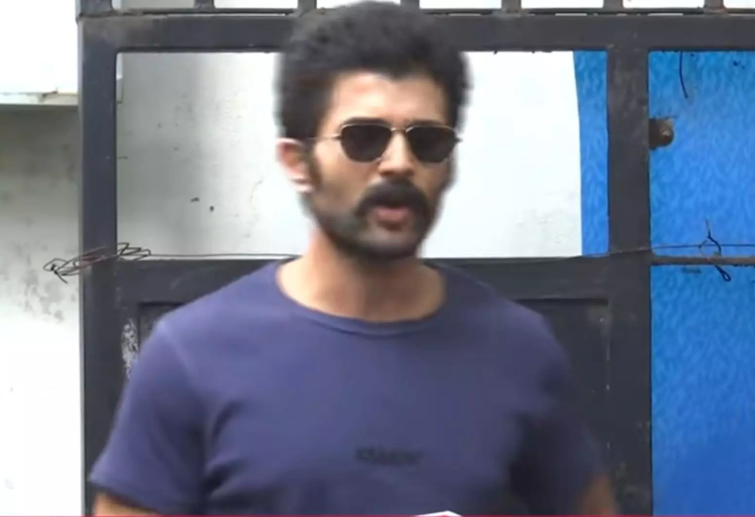 Vijay Deverakonda Appears Before ED in Betting App Case Vijay Deverakonda Appears Before ED in Betting App Case