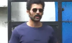 Vijay Deverakonda Appears Before ED in Betting App Case Vijay Deverakonda Appears Before ED in Betting App Case