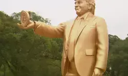 Trump’s 12-Ft Gold Statue Holding Crypto Coin Goes Viral
