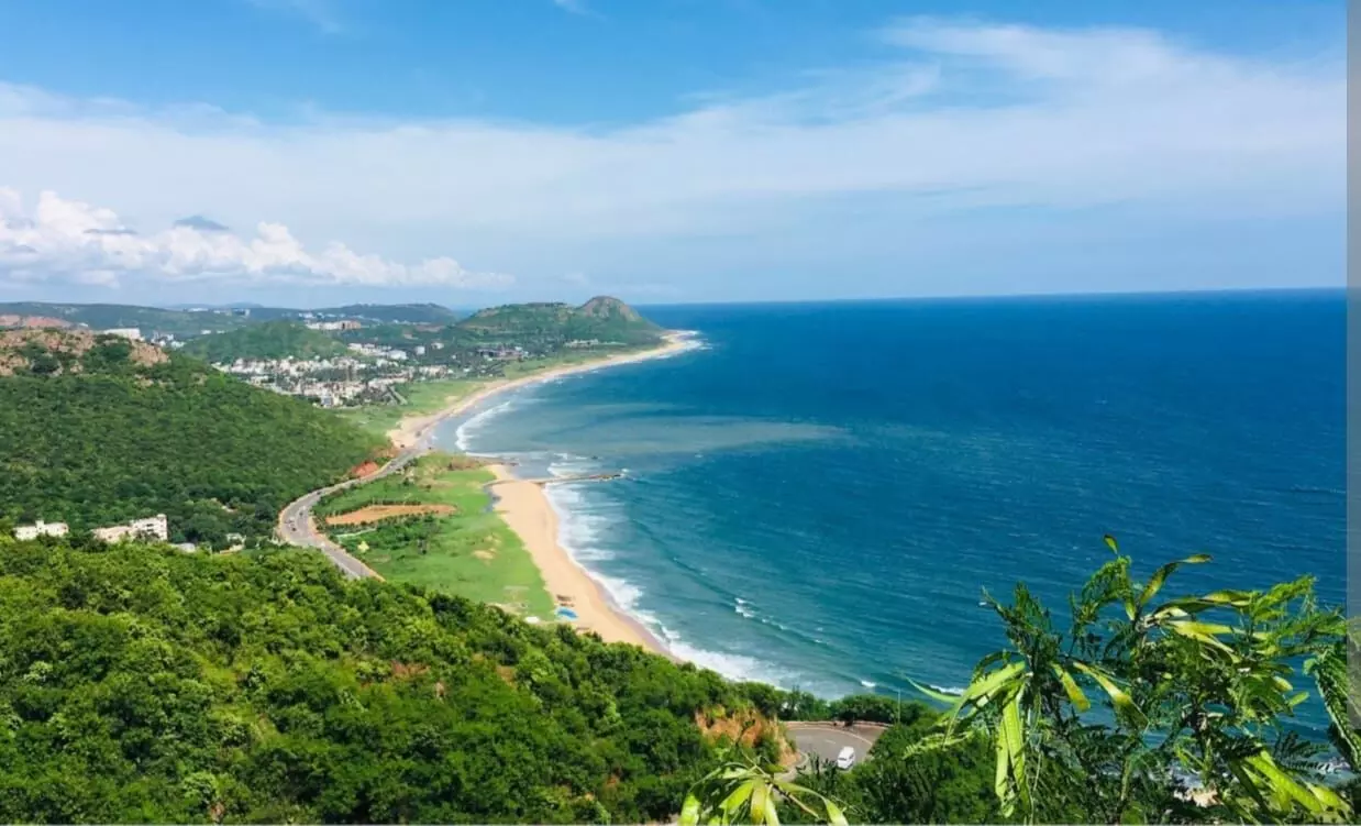 Naidu’s Old Ties with Raheja Resurface in Vizag Deal! Naidu’s Old Ties with Raheja Resurface in Vizag Deal!