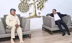 Viral Photos Fuel Talk: ‘CM Sitting Too Submissively Before Adanis’! Viral Photos Fuel Talk: ‘CM Sitting Too Submissively Before Adanis’!