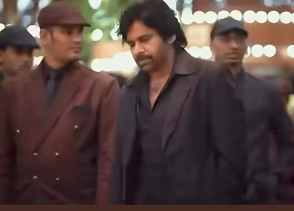 Pawan Kalyan Surprises with Energetic Dance Steps Pawan Kalyan Surprises with Energetic Dance Steps