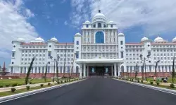 “Family-Pack Minister? Corruption Buzz Rocks Telangana Congress”!