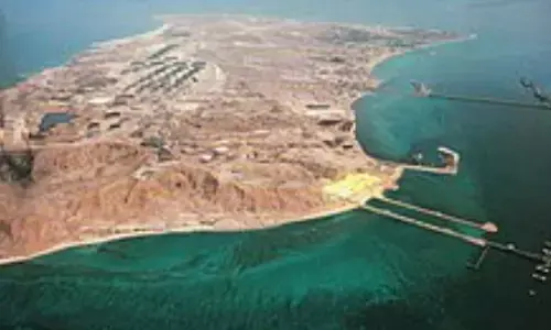 Trump Strikes Early: US–Israel Launch Massive Attacks on Iran Trump Strikes Early: US–Israel Launch Massive Attacks on Iran