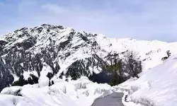 Manali Tourism Guide: Stunning Snow Views Await at Rohtang Pass Manali Tourism Guide: Stunning Snow Views Await at Rohtang Pass